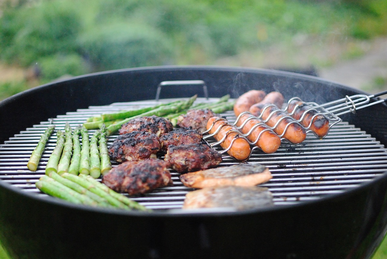 Barbecue vertical vs Barbecue horizontal, le guide complet - Pacte  écologique